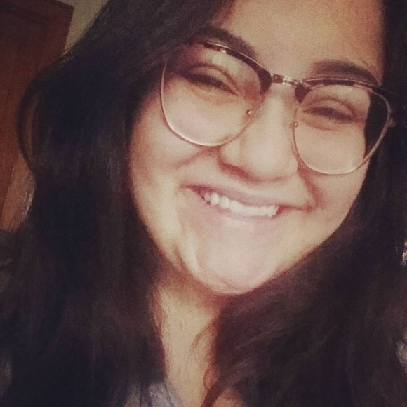 Meet your Posher, Seryna - Picture 1 of 1